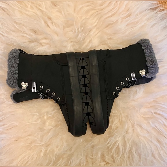 Sperry Black Winter Lace up Black comfortable ankle boots size 5,5 - Picture 6 of 14